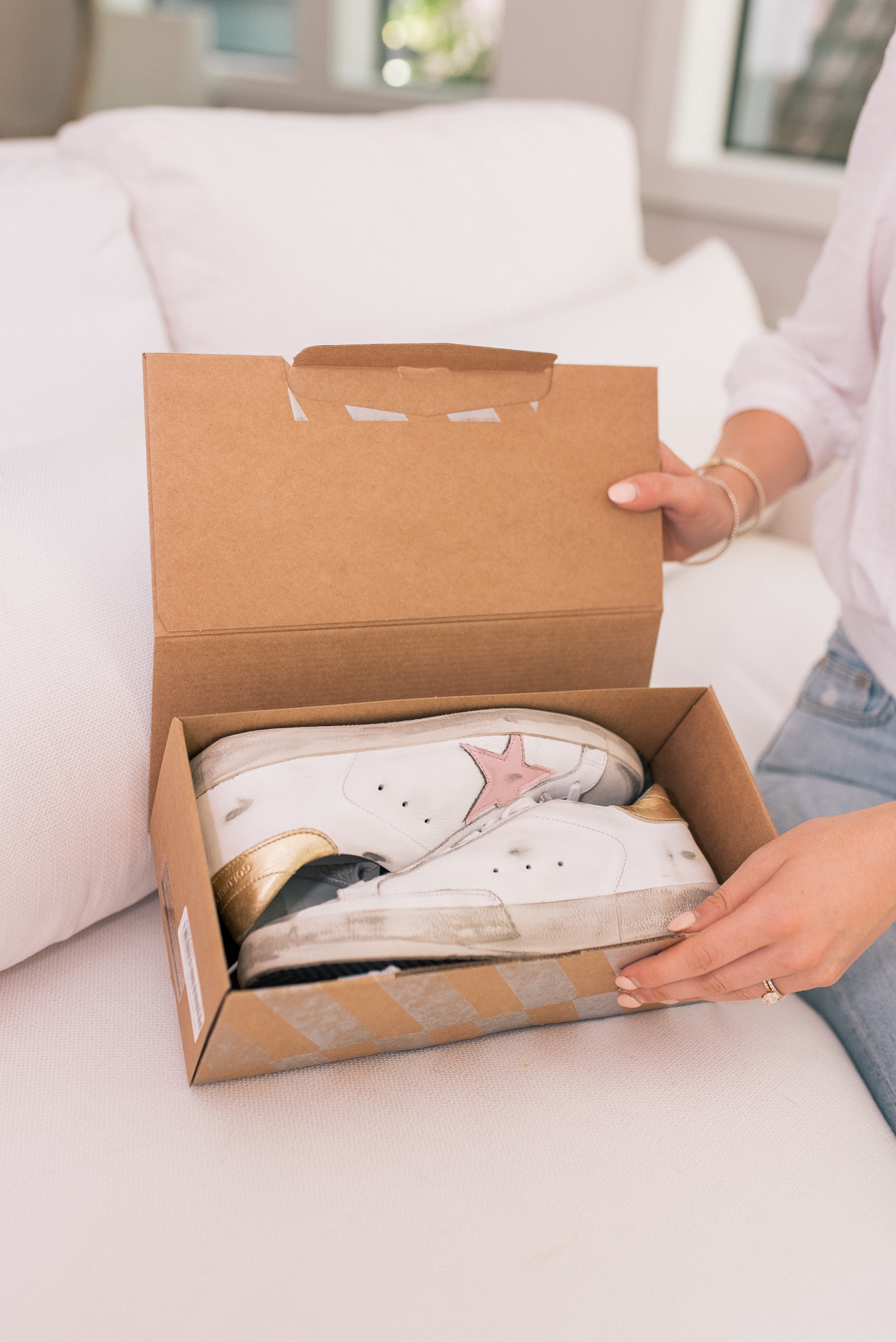 Golden goose shoe on sale box